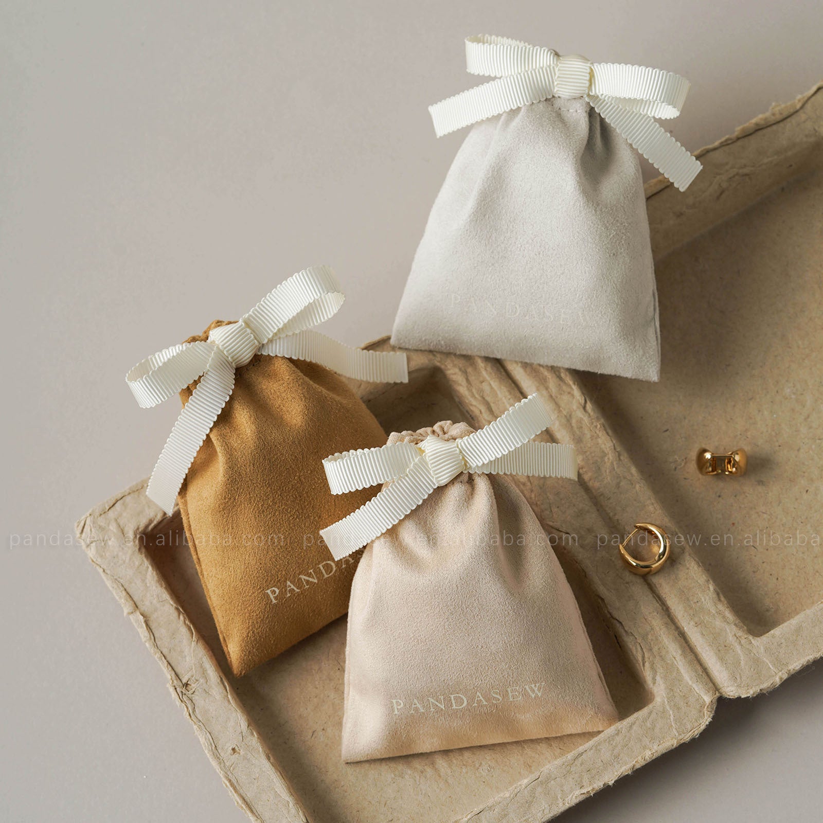 Flannel Jewelry Packaging Bag, Soft And Durable Material For Secure Storage