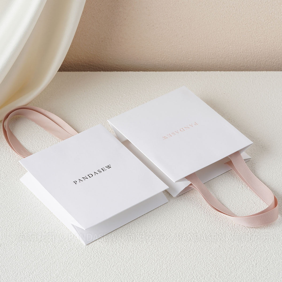 White Paper Jewelry Packaging Box Featuring Durable Material For Elegant Presentation