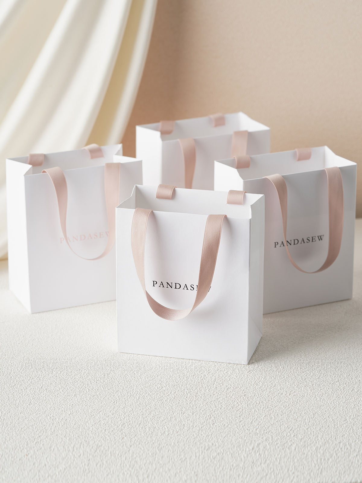 White Paper Jewelry Packaging Box Featuring Durable Material For Elegant Presentation