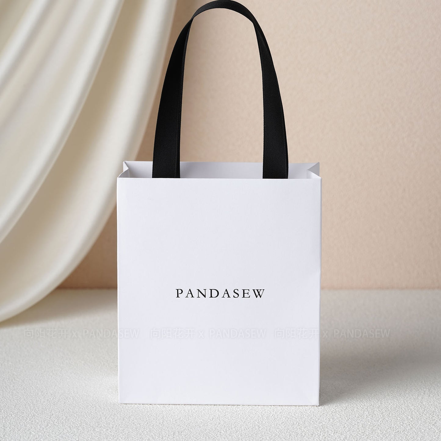 White Paper Jewelry Packaging Box Featuring Durable Material For Elegant Presentation