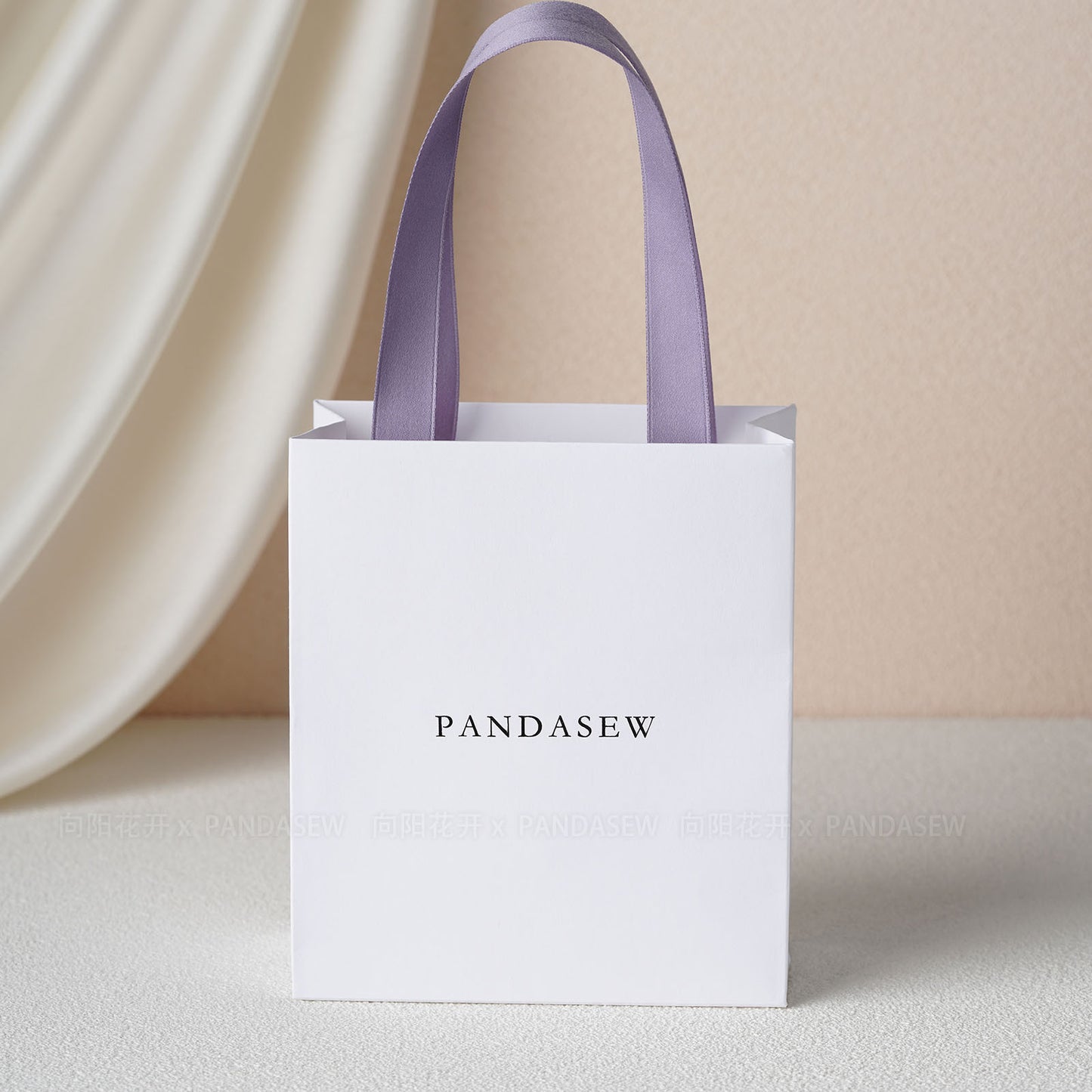 White Paper Jewelry Packaging Box Featuring Durable Material For Elegant Presentation