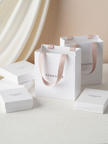 White Paper Jewelry Packaging Box Featuring Durable Material For Elegant Presentation