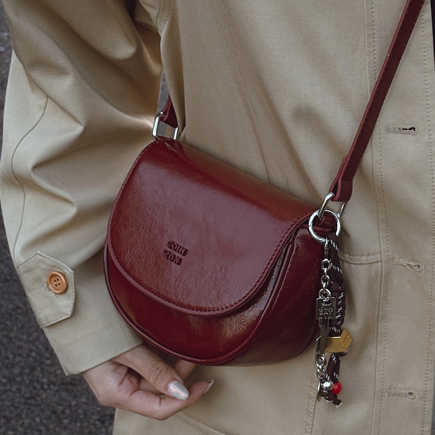 Shell-Shaped Shoulder Bag For Women In PU Leather, Stylish And Elegant Design