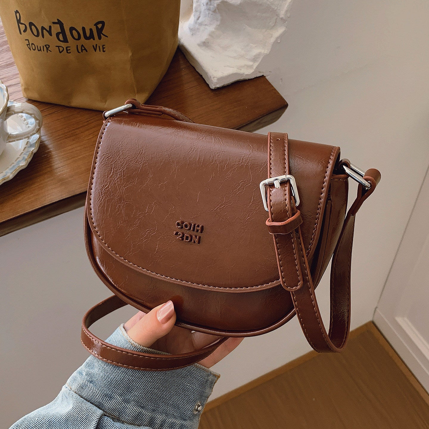 Shell-Shaped Shoulder Bag For Women In PU Leather, Stylish And Elegant Design