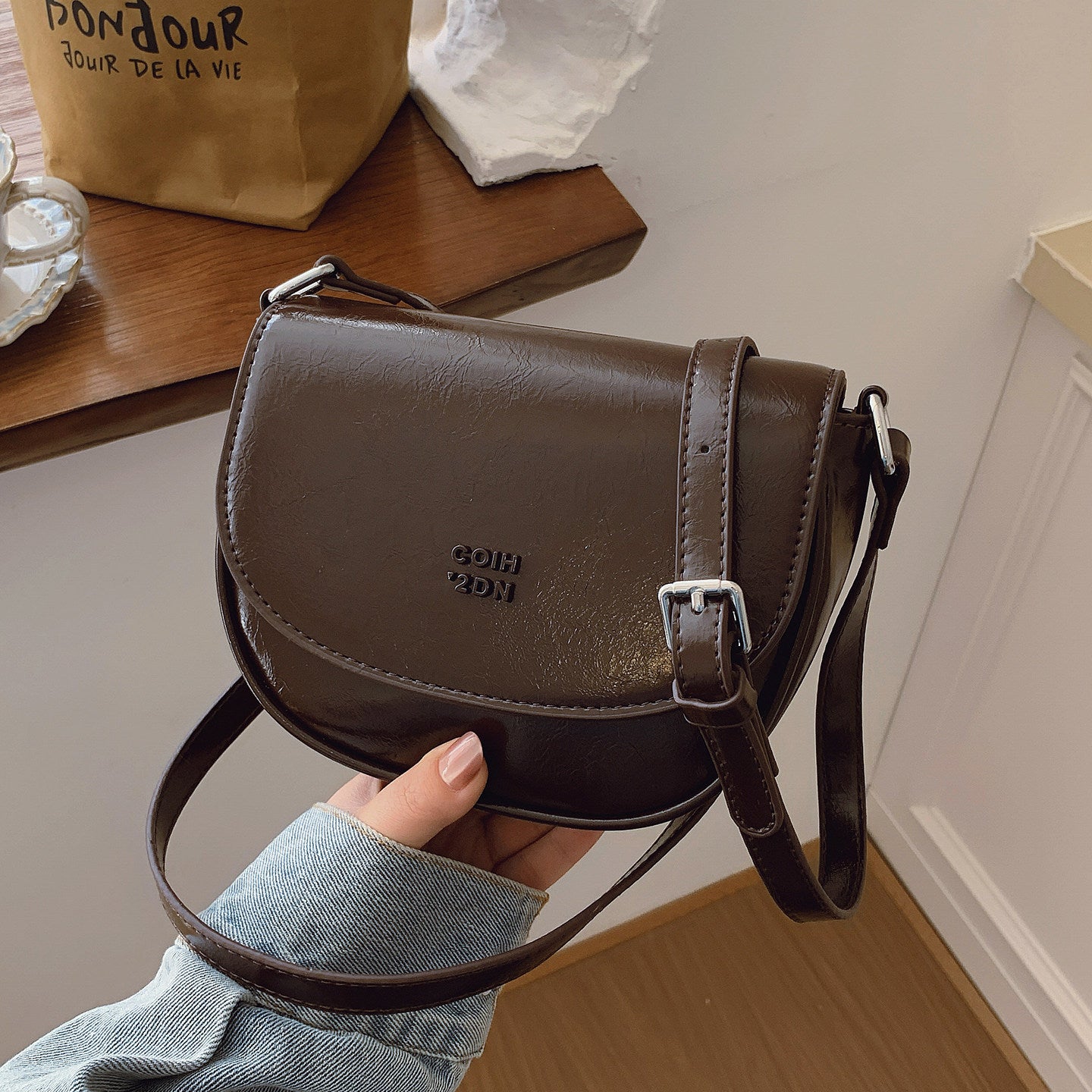Shell-Shaped Shoulder Bag For Women In PU Leather, Stylish And Elegant Design