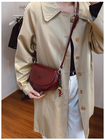 Shell-Shaped Shoulder Bag For Women In PU Leather, Stylish And Elegant Design