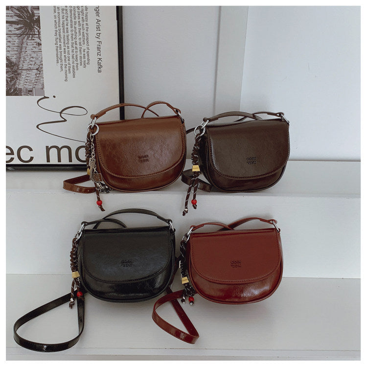 Shell-Shaped Shoulder Bag For Women In PU Leather, Stylish And Elegant Design