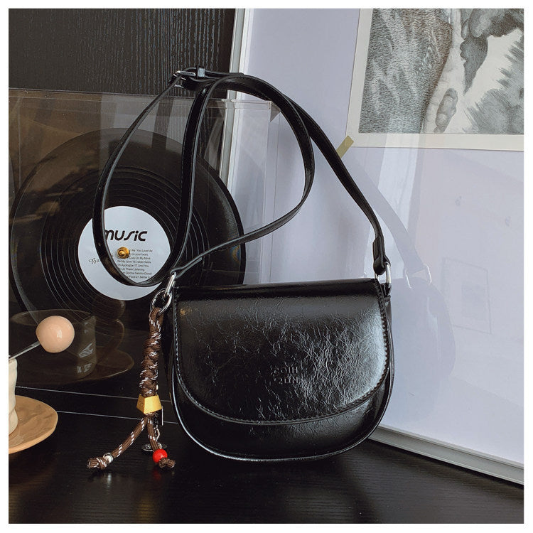 Shell-Shaped Shoulder Bag For Women In PU Leather, Stylish And Elegant Design