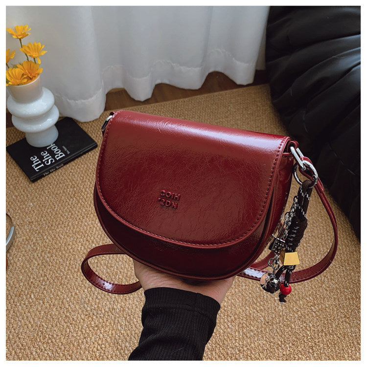 Shell-Shaped Shoulder Bag For Women In PU Leather, Stylish And Elegant Design