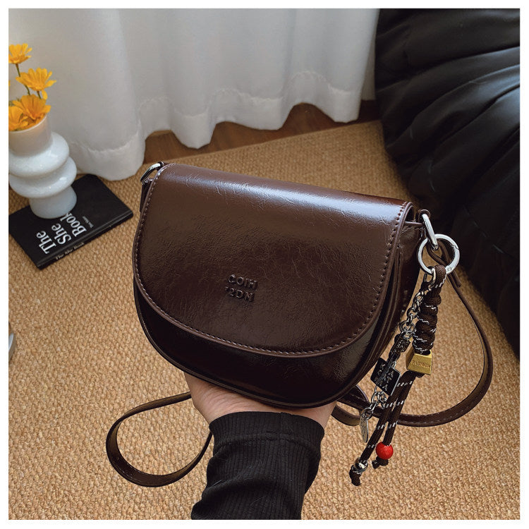 Shell-Shaped Shoulder Bag For Women In PU Leather, Stylish And Elegant Design