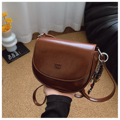 Shell-Shaped Shoulder Bag For Women In PU Leather, Stylish And Elegant Design