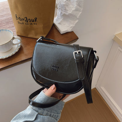 Shell-Shaped Shoulder Bag For Women In PU Leather, Stylish And Elegant Design