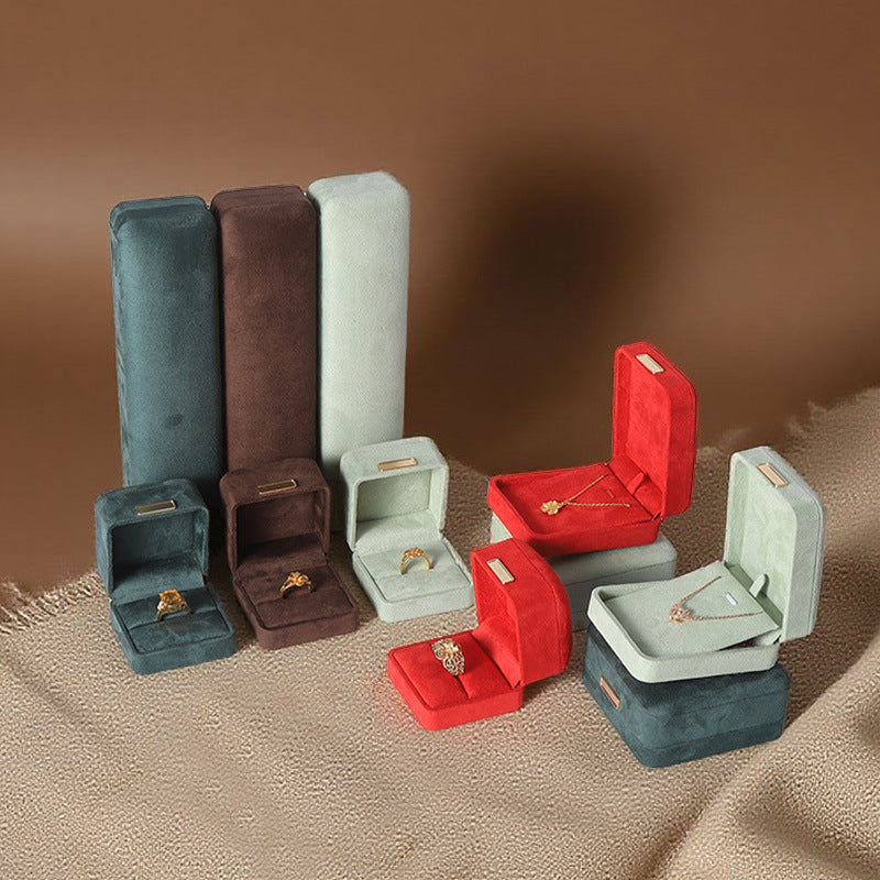 Flannel Jewelry Box, 1 Piece, Soft And Elegant Storage Solution For Jewelry