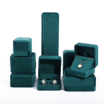 1 Piece Flannel Jewelry Box In Green For Elegant Jewelry Storage And Packaging