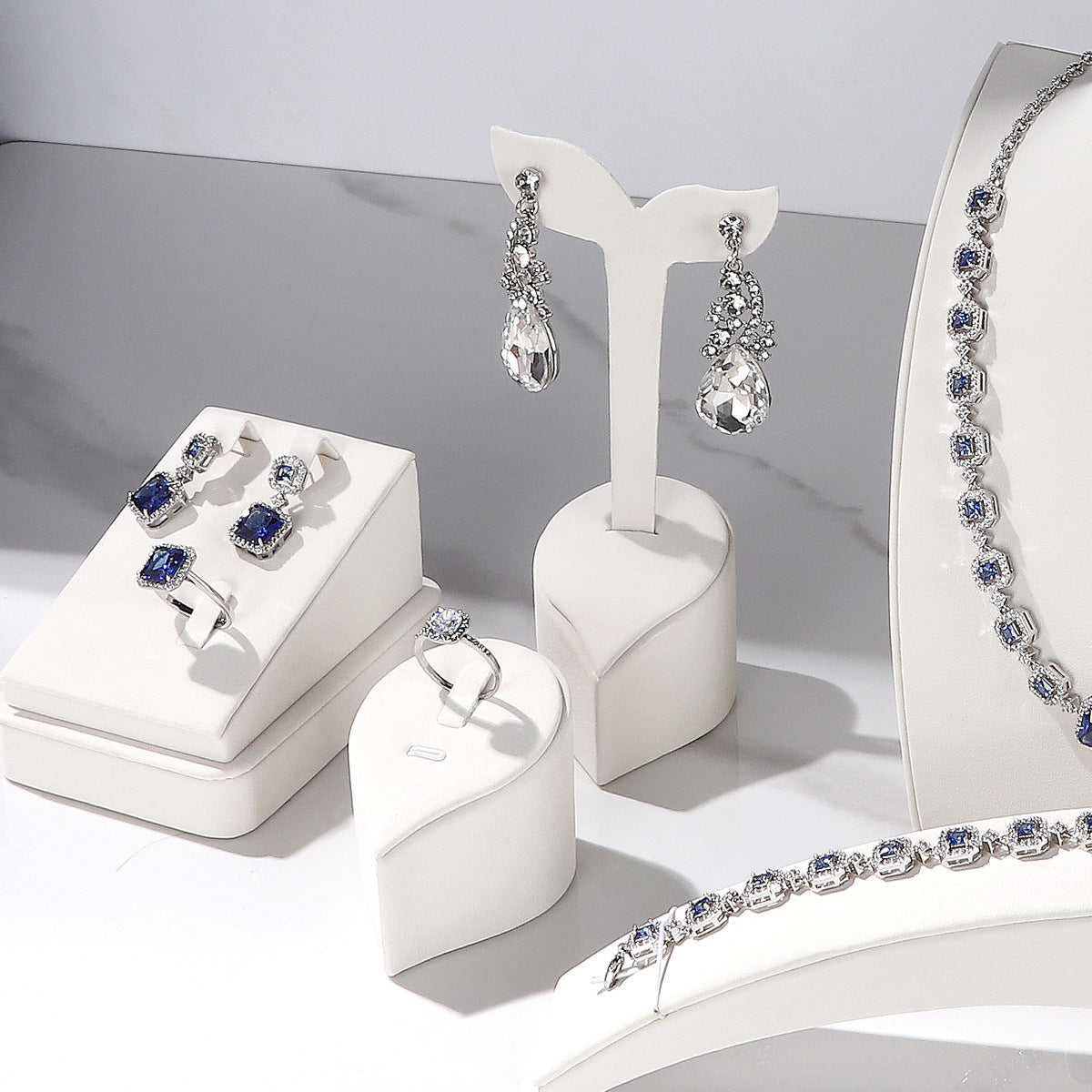 1 Piece White Metal Jewelry Rack For Displaying Accessories