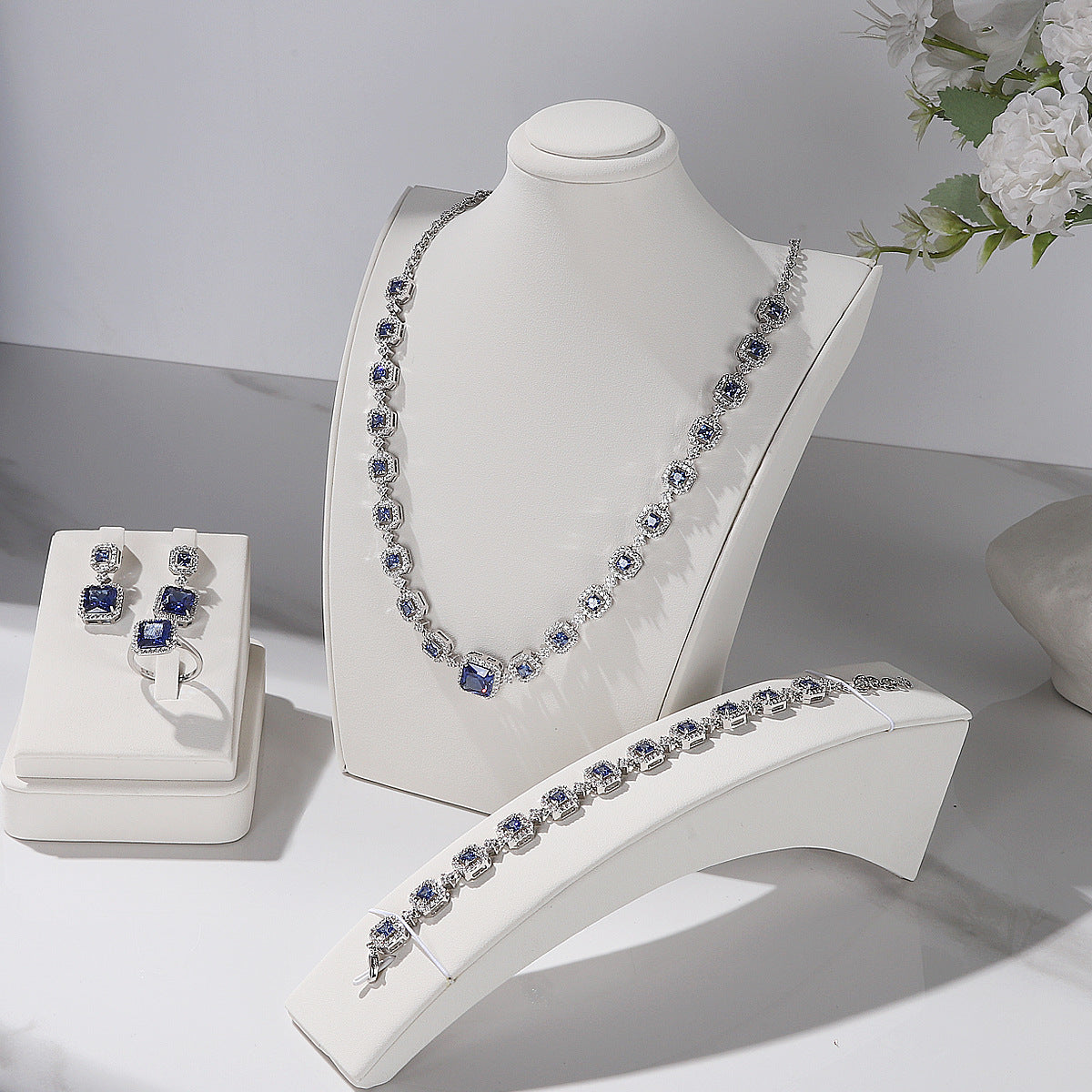 1 Piece White Metal Jewelry Rack For Displaying Accessories