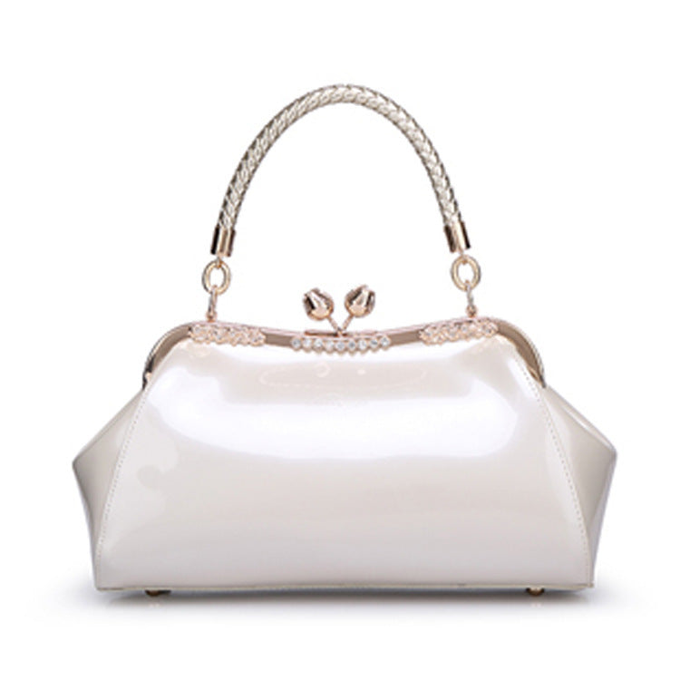 Square Shoulder Bag For Women In Patent Leather Featuring Elegant Design
