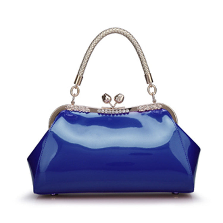 Square Shoulder Bag For Women In Patent Leather Featuring Elegant Design