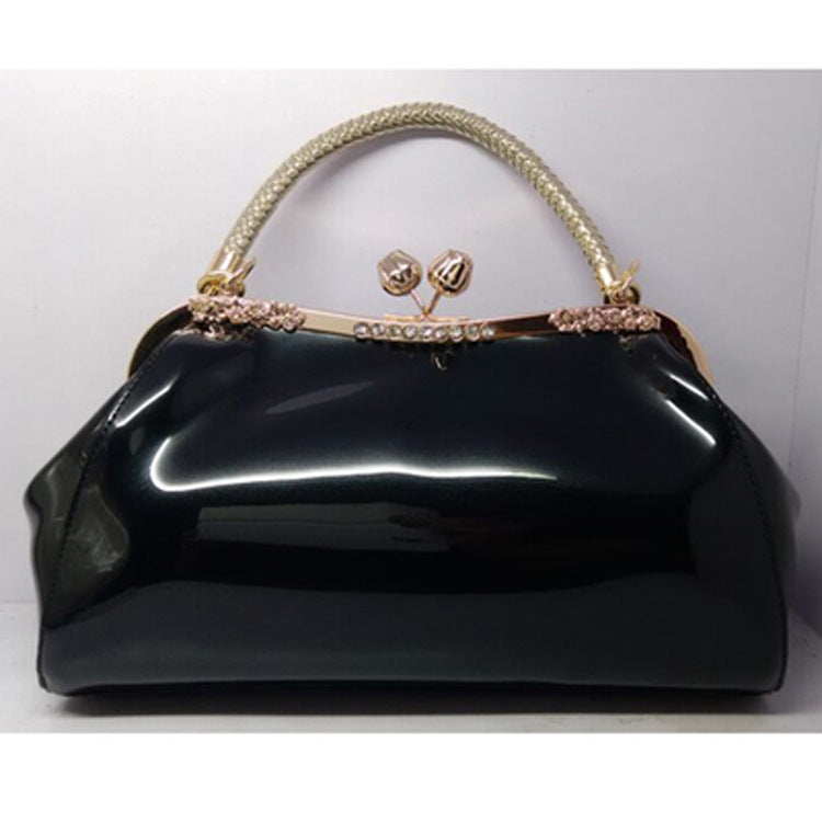 Square Shoulder Bag For Women In Patent Leather Featuring Elegant Design
