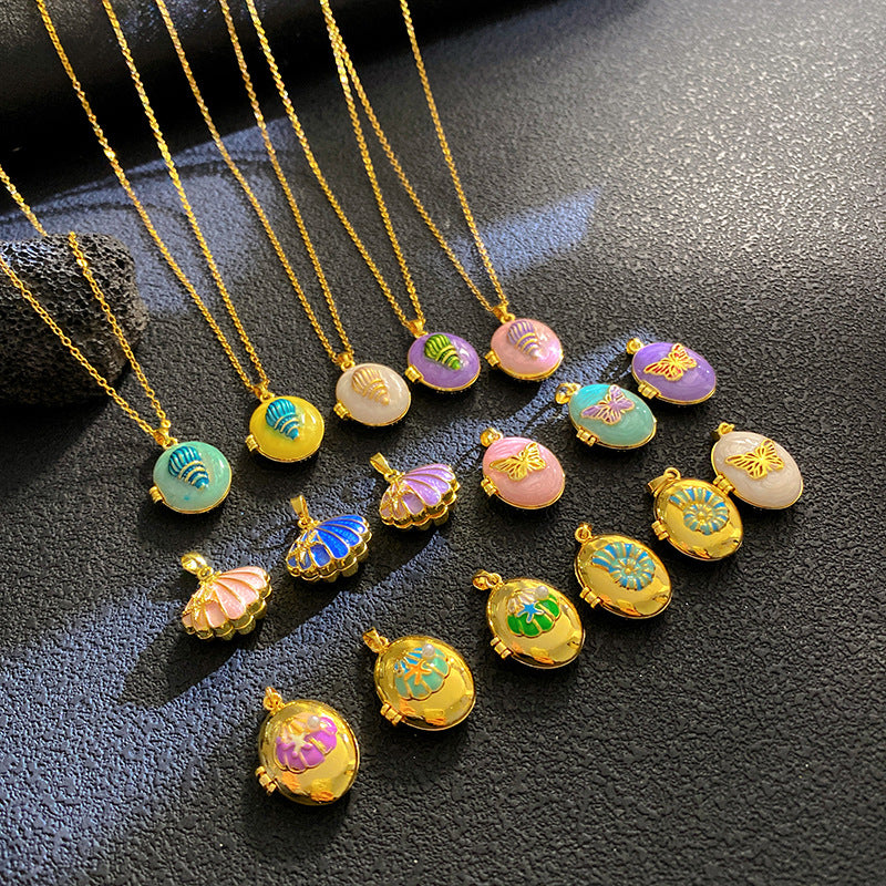 Sunflower Necklace For Women Featuring A Delicate Shell Pattern In Elegant Golden Tone