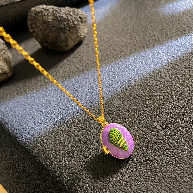 Sunflower Necklace For Women Featuring A Delicate Shell Pattern In Elegant Golden Tone