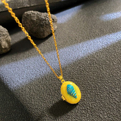 Sunflower Necklace For Women Featuring A Delicate Shell Pattern In Elegant Golden Tone
