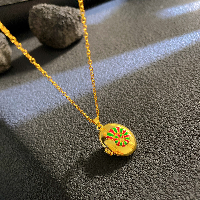 Sunflower Necklace For Women Featuring A Delicate Shell Pattern In Elegant Golden Tone