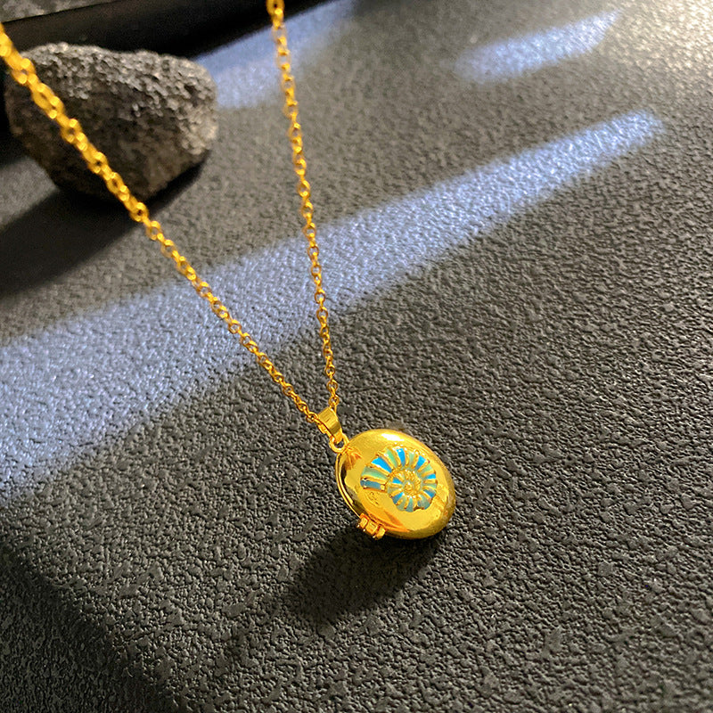 Sunflower Necklace For Women Featuring A Delicate Shell Pattern In Elegant Golden Tone