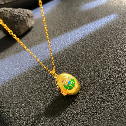 Sunflower Necklace For Women Featuring A Delicate Shell Pattern In Elegant Golden Tone