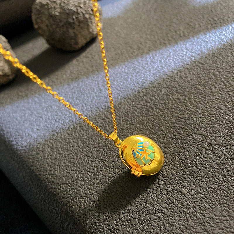 Sunflower Necklace For Women Featuring A Delicate Shell Pattern In Elegant Golden Tone