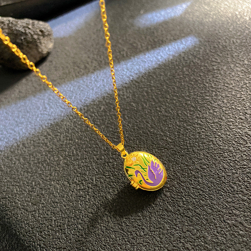 Sunflower Necklace For Women Featuring A Delicate Shell Pattern In Elegant Golden Tone