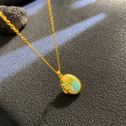 Sunflower Necklace For Women Featuring A Delicate Shell Pattern In Elegant Golden Tone