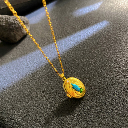 Sunflower Necklace For Women Featuring A Delicate Shell Pattern In Elegant Golden Tone