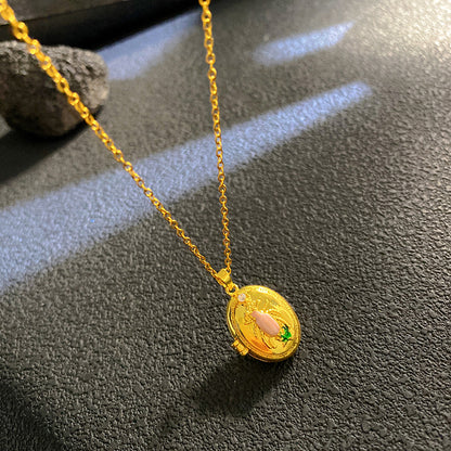 Sunflower Necklace For Women Featuring A Delicate Shell Pattern In Elegant Golden Tone
