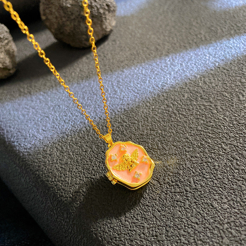 Sunflower Necklace For Women Featuring A Delicate Shell Pattern In Elegant Golden Tone