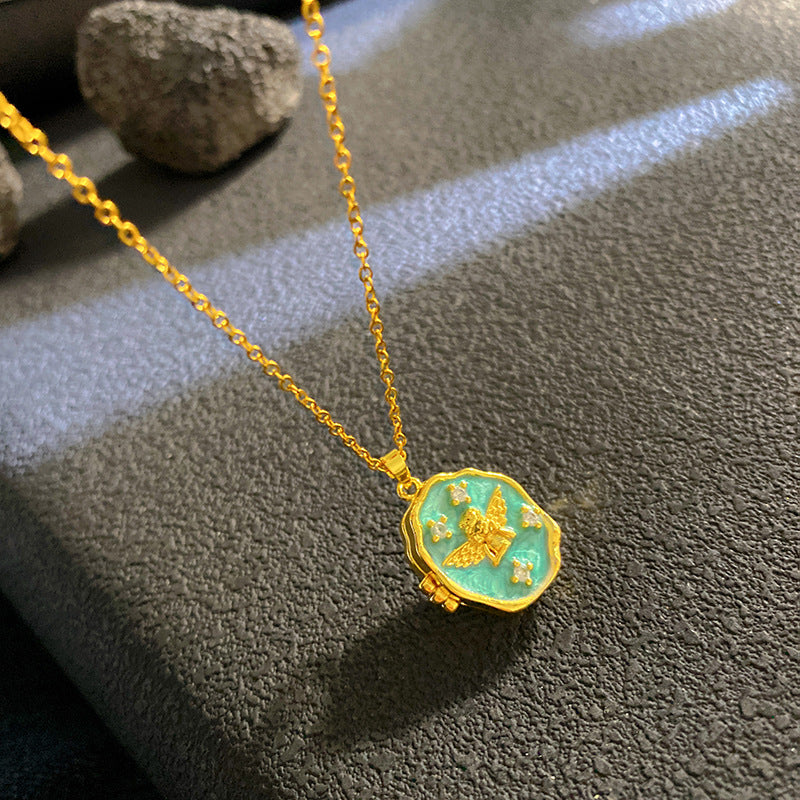 Sunflower Necklace For Women Featuring A Delicate Shell Pattern In Elegant Golden Tone