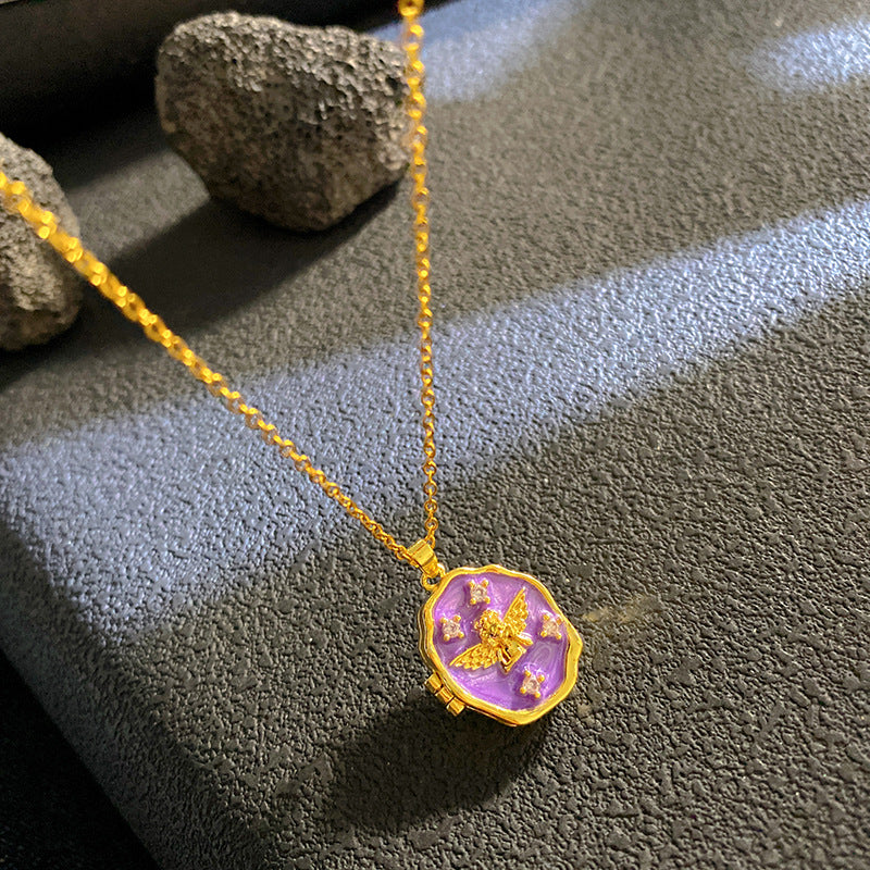 Sunflower Necklace For Women Featuring A Delicate Shell Pattern In Elegant Golden Tone