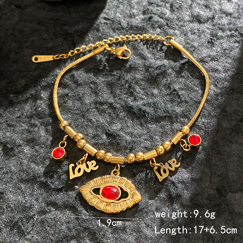 Luxurious Heart Shape Stainless Steel Charm Bracelet For Women In Golden Titanium Steel