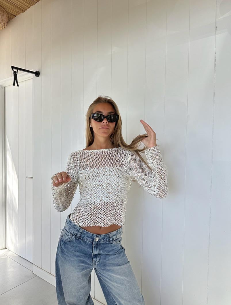 Sexy Long Sleeve Polyester Shirt For Women With Collarless Design And Regular Fit