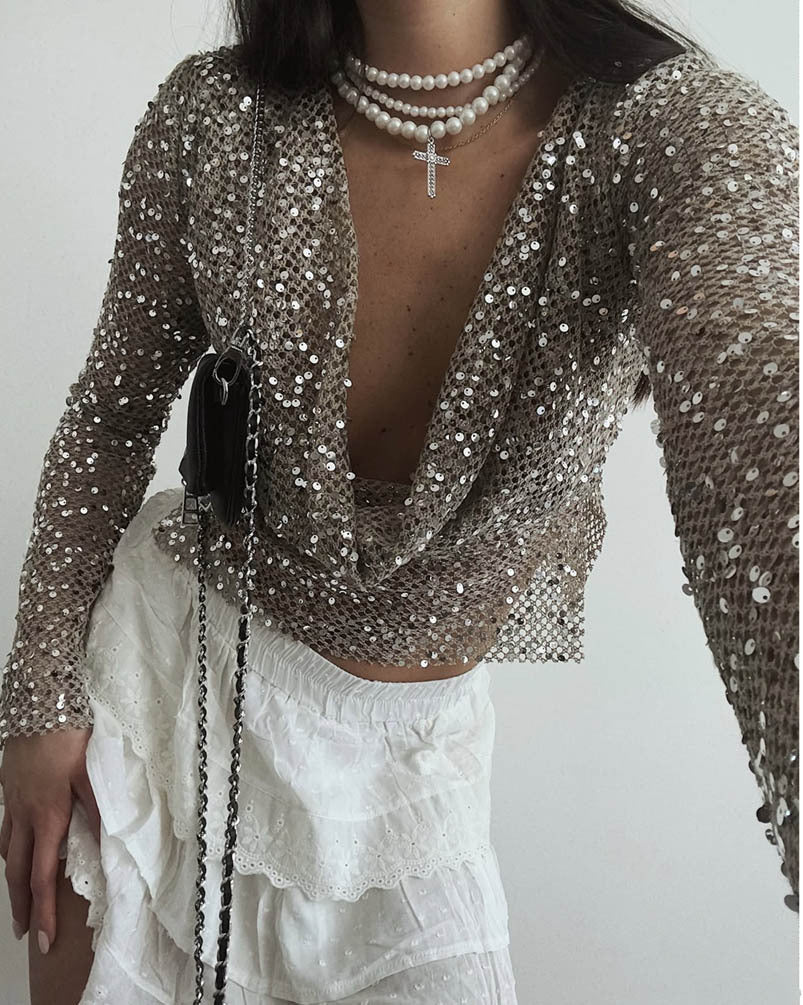 Sexy Long Sleeve Polyester Shirt For Women With Collarless Design And Regular Fit