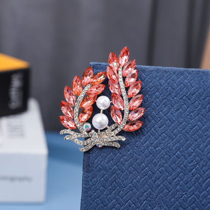 Pin Brooches Made Of Alloy Available In Elegant Golden Color