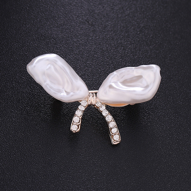 Elegant Flower Pearl Pin Brooch, Perfect Christmas Accessory With Delicate Floral Design