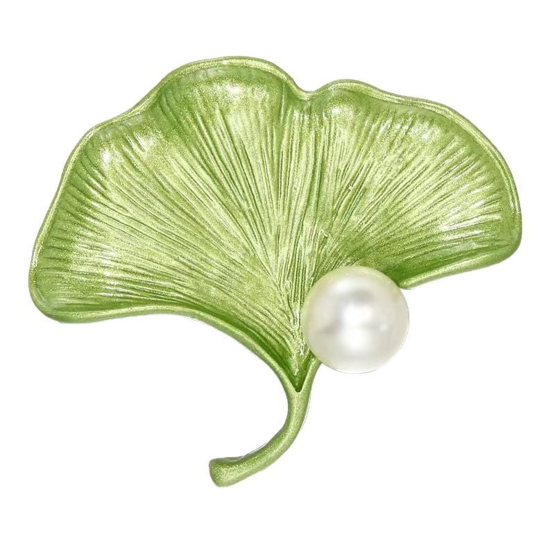 Pin Brooch Featuring A Green Plant Leaf Design, Elegant Jewelry Accessory