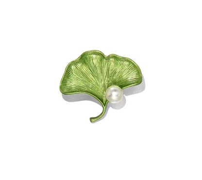 Pin Brooch Featuring A Green Plant Leaf Design, Elegant Jewelry Accessory