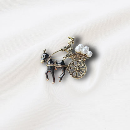 Pin Brooches Made Of Durable Alloy, Stylish And Elegant Jewelry Accessories