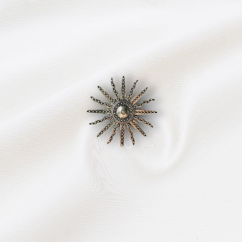 Pin Brooches Made Of Durable Alloy, Stylish And Elegant Jewelry Accessories