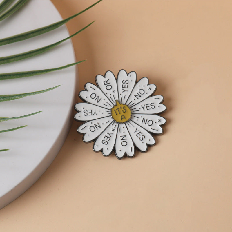 Daisy Pattern Keychain Featuring Elegant Floral Design For Stylish Accessory