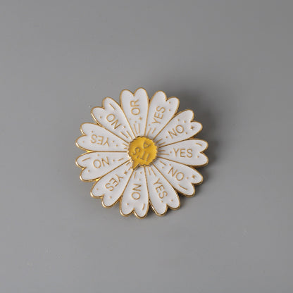 Daisy Pattern Keychain Featuring Elegant Floral Design For Stylish Accessory