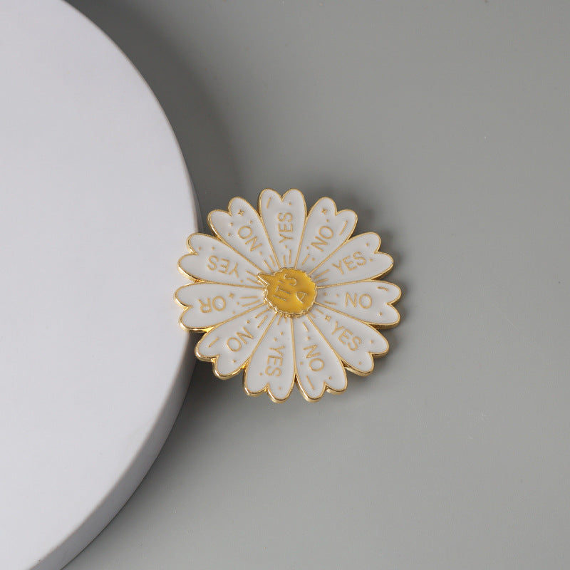 Daisy Pattern Keychain Featuring Elegant Floral Design For Stylish Accessory