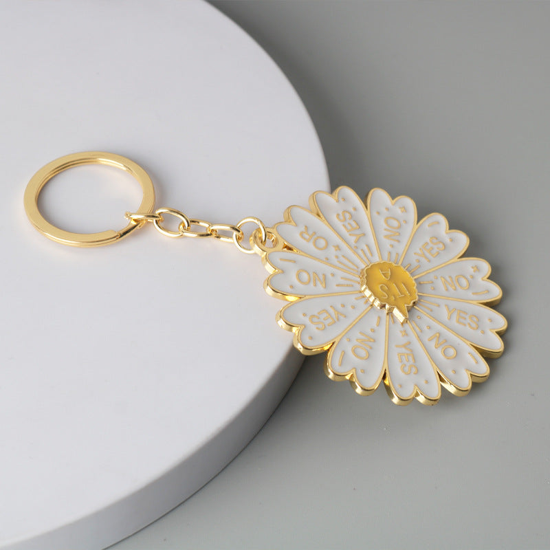 Daisy Pattern Keychain Featuring Elegant Floral Design For Stylish Accessory